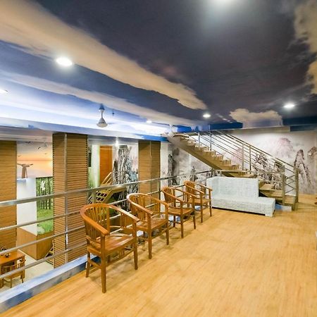 Caroline Hostel Canggu  Exterior photo